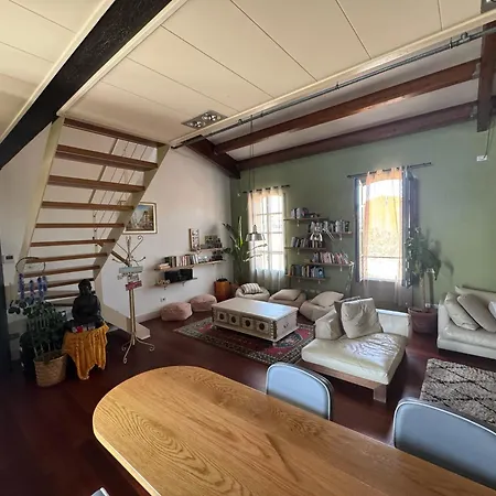 Loft Mas De Roda Daire